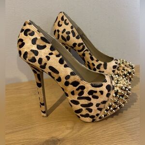 Steve Madden Bolddd Leopard Print Leather Studded Spike High Heel Shoes Sz 7.5